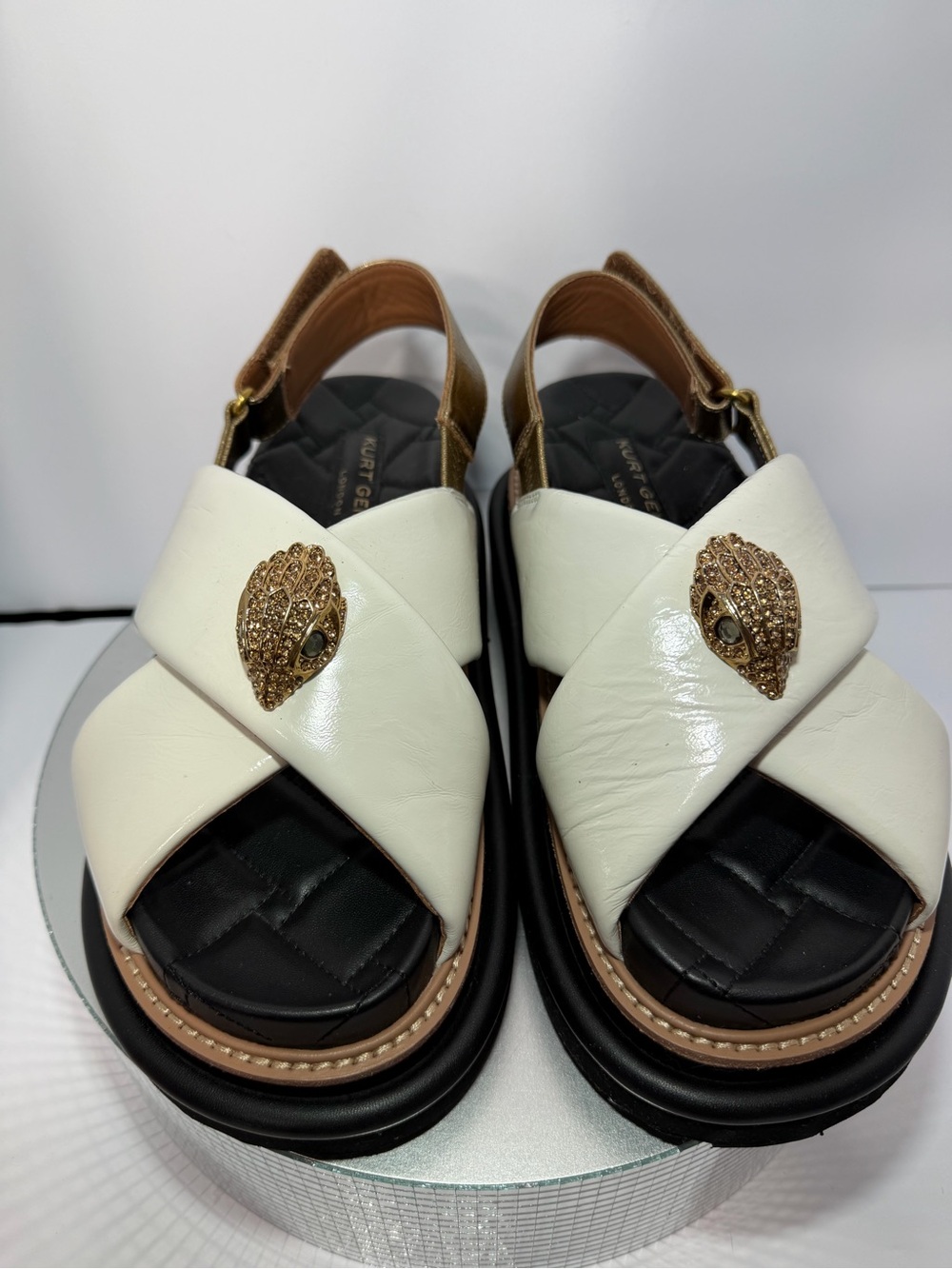 Kurt Geiger White Crisscross Sandals with Gold Emblem size 8.5 Exellent cond